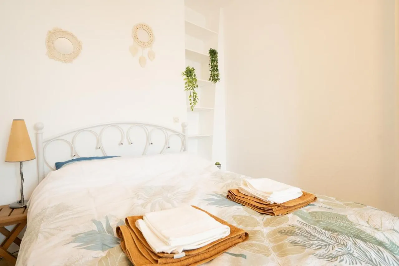 Appartement Le Cocon D'Alesia ~ T3 Cosy Proche Ligne 4 Paris 0*,  France